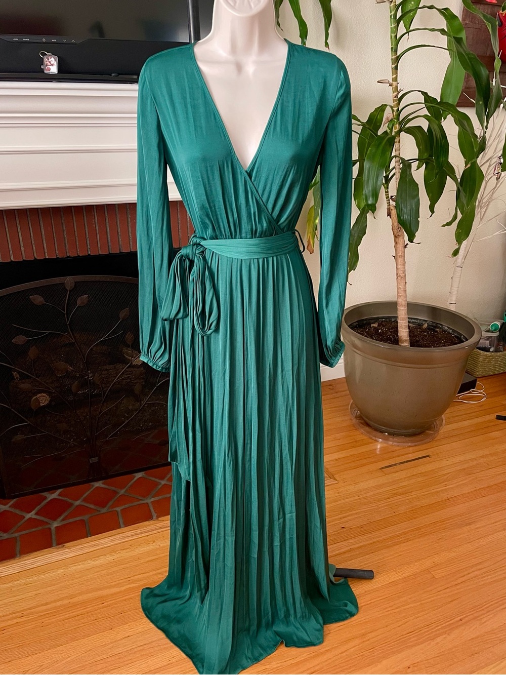 Stunning! Forever 21 Forest Green, Silky, Floor Length Sweeping Dress Gown S